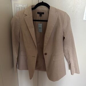 NWT Ann Taylor Blazer. Size 2 Petite